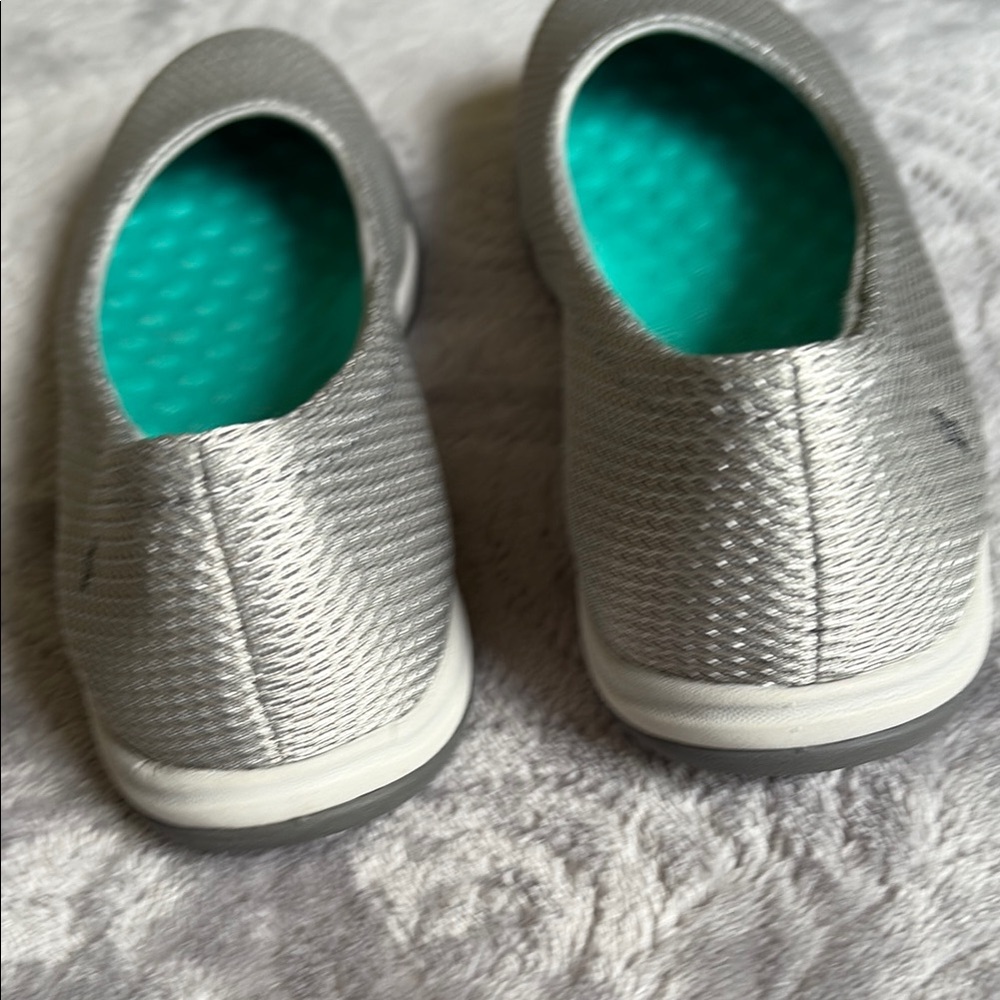 NWOT Eddie Bauer Gray Women's Slip On Walking Shoes.  SZ: 7.5 - Picture 7 of 7